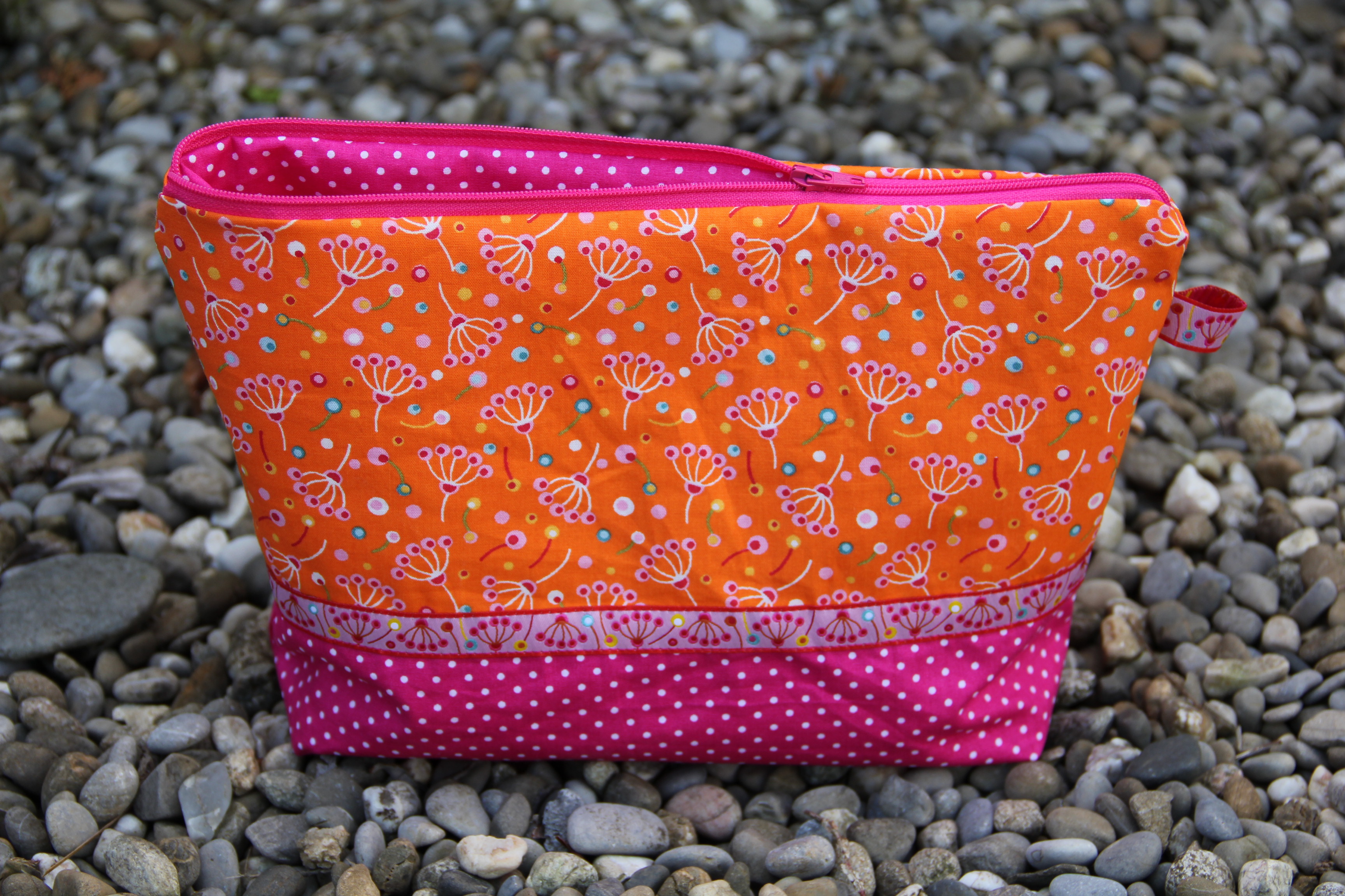 gr. Necessaire